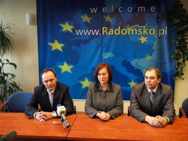 Prezydent Anna Milczanowska w towarzystwie swoich nowych zastępców: Paweł Rorat (z lewej) oraz Robert Zakrzewski (z prawej)