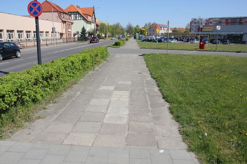Na ulicy Wojska Polskiego w Lębork brakuje obecnie ścieżki...