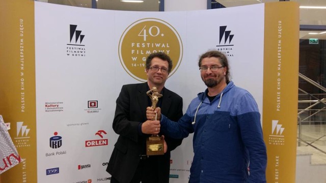 Nagrodę odebrali Adam Bortnik, prezes zarządu w Stowarzyszeniu Ińskie Lato Filmowe oraz dyrektor artystyczny ILF, Przemysław Lewandowski
