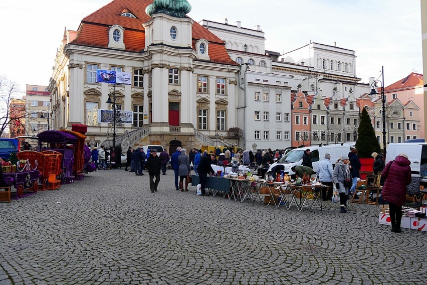 Pierwszy Jarmark Staroci w nowym roku odbędzie się już w tę niedzielę 9 stycznia na legnickim rynku! Można tu znaleźć prawdziwe skarby