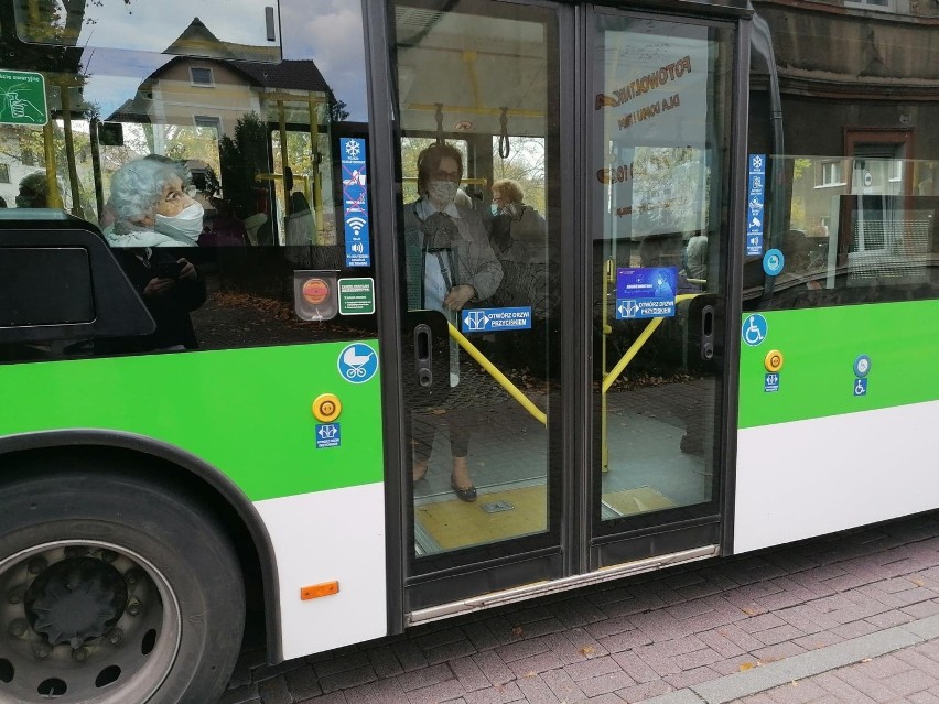 Mieszkańcy generalnie chwalą sobie cichą podróż autobusami...