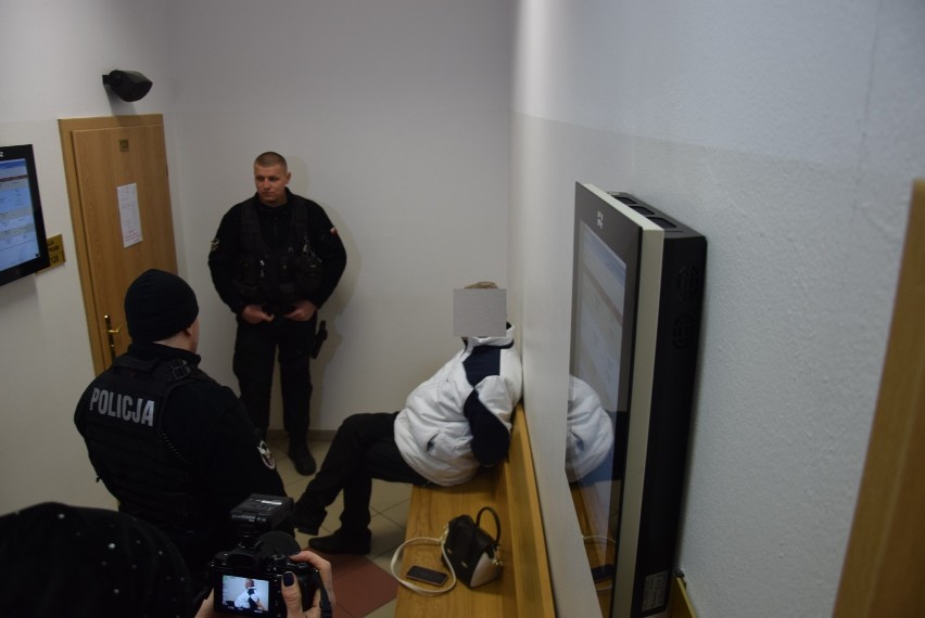 Wójt gminy Żelazków Sylwiusz J. trafił na miesiąc do aresztu. Odpowie za znęcanie się nad rodziną i znieważenie funkcjonariuszy