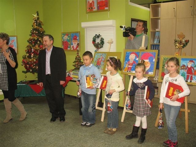 Dzieci z Podzamcza namalowały Świętego Mikołaja