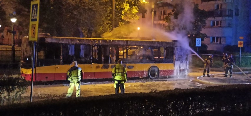 Nocny pożar autobusu w Bytomiu. Co tam się wydarzyło?