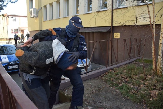 22 lutego Patryk K. usłyszał zarzuty w prokuraturze rejonowej w Wągrowcu. Został doprowadzony do niej przez policję