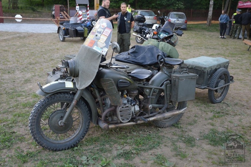 Rozpoczął się opoczyński rajd motocykli zabytkowych w rocznicę śmierci mjr Hubala ZDJĘCIA