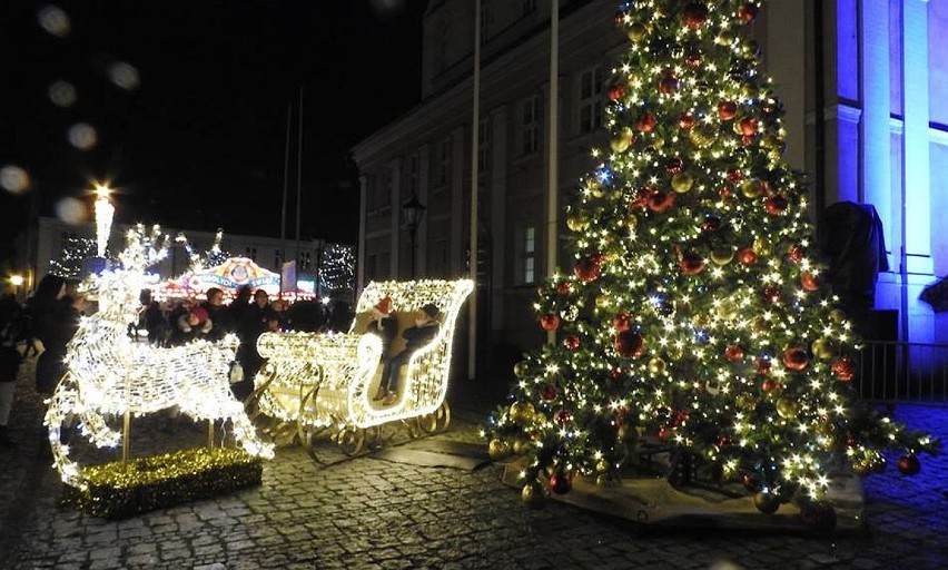 W czwartek, 6 grudnia, o godz. 16.00 na rynku koło ratusza w...