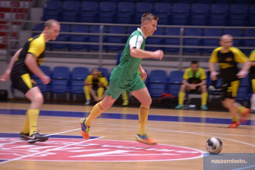 Wyniki 4. i 5. kolejki III edycji Włocławskiej Ligi Futsalu. Zdjęcia z meczu ZS CKR Kowal - TSR Kujawy 2:0