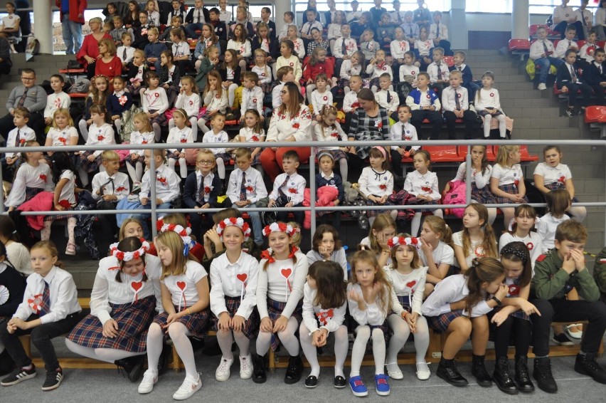 Uczniowie Szkoły Podstawowej nr 1 w Złotowie wzięli udział w XV Konkursie Pieśni Patriotycznej