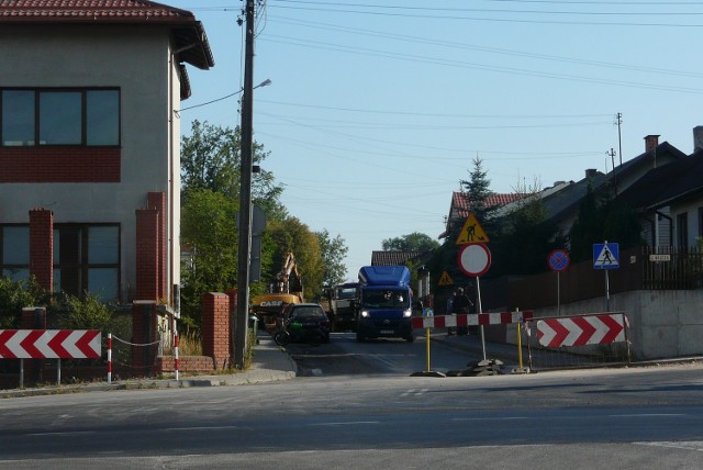 Ulica Gminna na Białobrzegach zamknięta