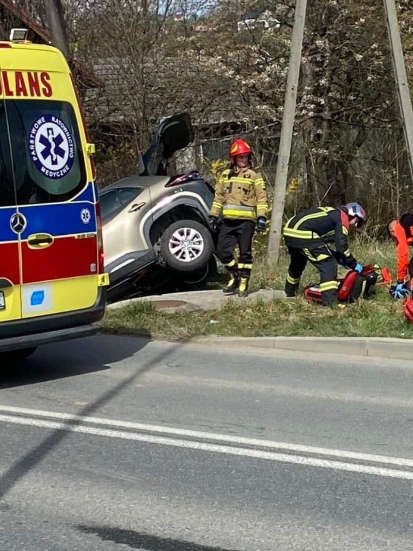 Wypadek w Biczycach Dolnych. Dwie osoby poszkodowane