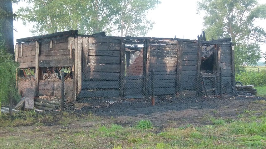Łęczyca: Pożar na ulicy Kochanowskiego. Zapalił się opuszczony dom