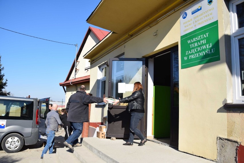 W pomoc uchodźcom z Ukrainy włączyły się warsztaty terapii...