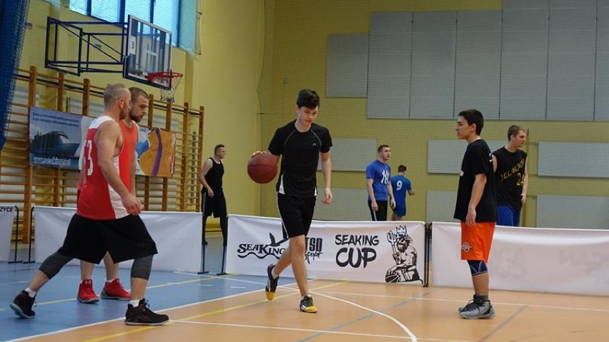 Seaking Cup w Czarnkowie. Widowiskowe zawody koszykarskich "trójek" [ZDJĘCIA]