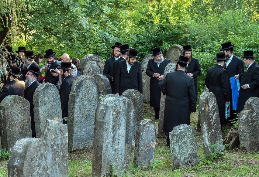 Do Bobowej w 114. rocznicę śmierci cadyka zjechali Żydzi ze świata