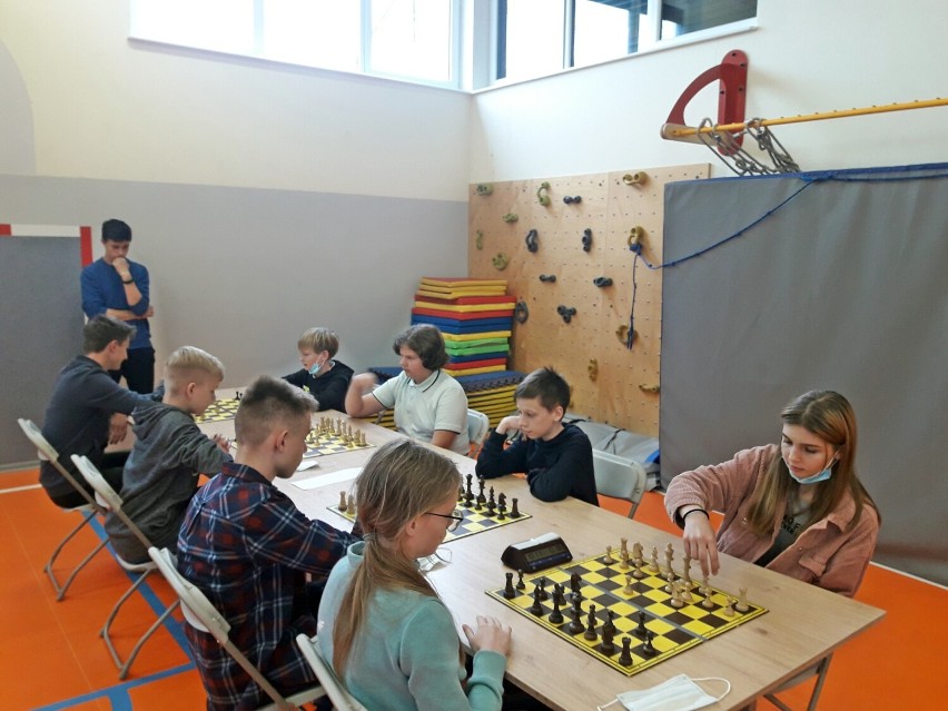 Drużyna „Szóstki” zajęła drugie miejsce w Półfinale Wojewódzkim Igrzysk Młodzieży Szkolnej w szachach drużynowych