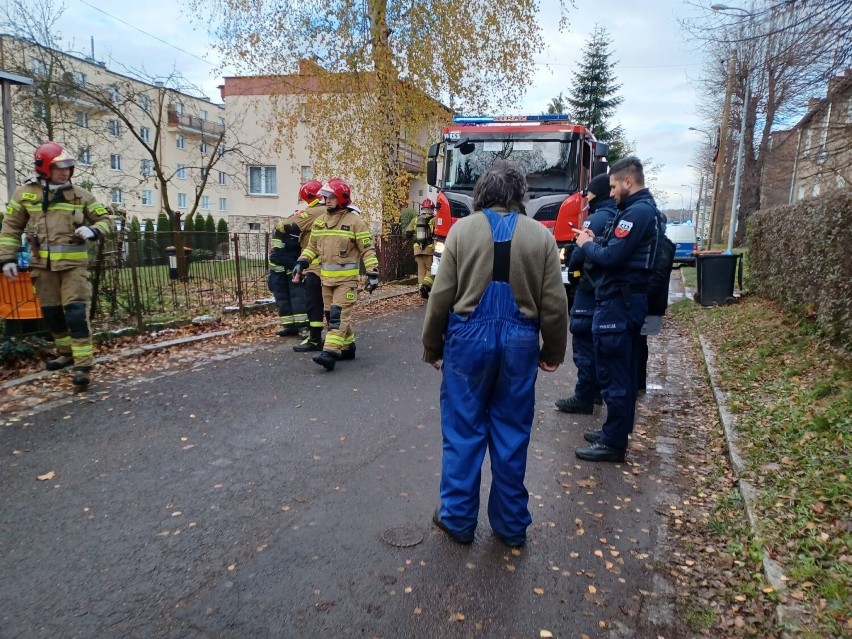 Pożar na ul. Szczecińskiej w Wałbrzychu. Trwa akcja ratunkowa - zobaczcie zdjęcia!