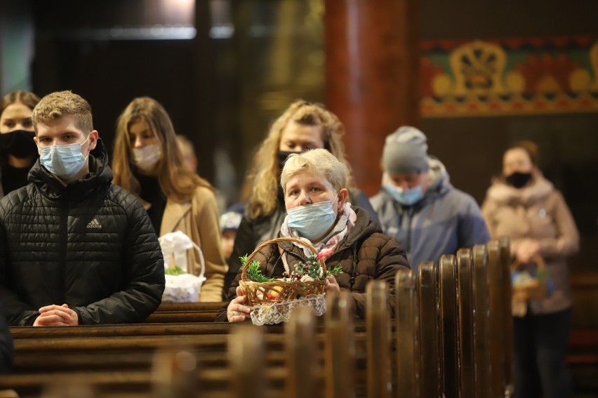 Święcenie pokarmów w sosnowieckiej Bazylice Wniebowzięcia...