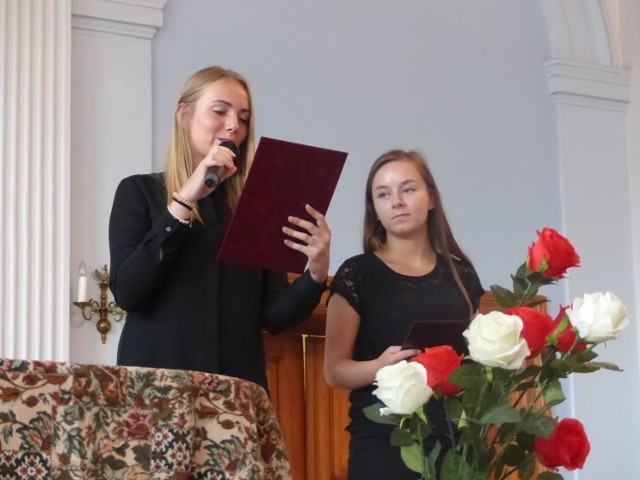 Konferansjerki Narodowego Czytania Lalki: Monika Marcinkowska i Karolina Berdyczko. Fot. Adrianna Adamek-Świechowska