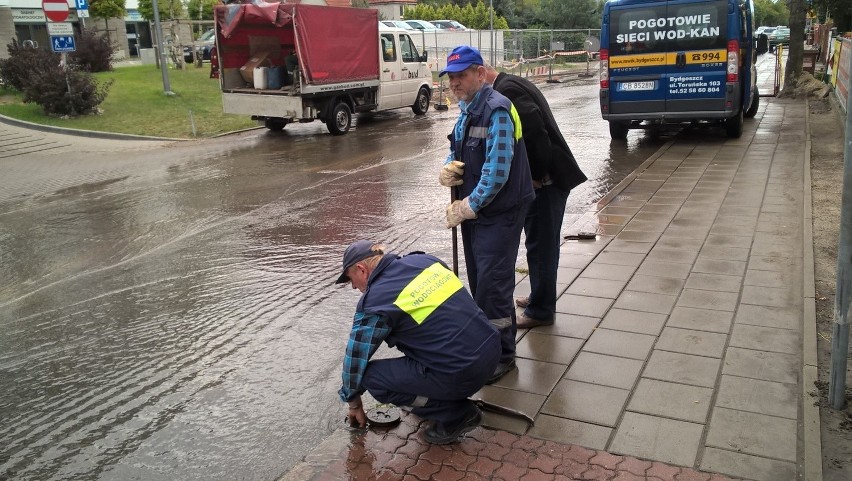 Podczas przebudowy gazociągu na ulicy Gajowej doszło do...