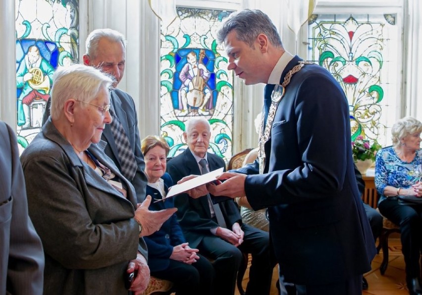 Są razem od 70 lat! Wanda i Kazimierz Jerenkiewiczowie świętują kamienne gody! ZDJĘCIA