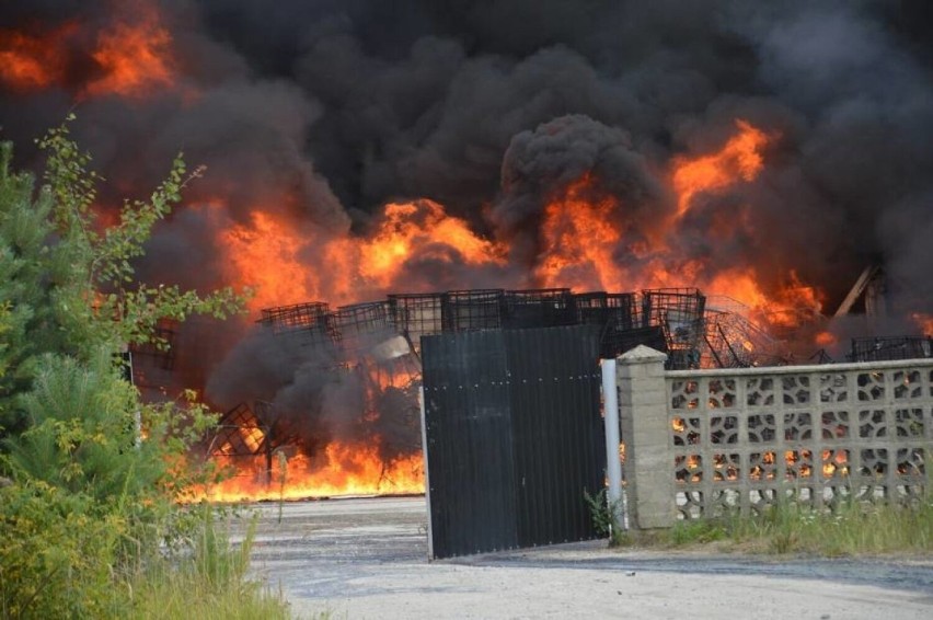 Archiwalne zdjęcia z pożaru składowiska w Jakubowie