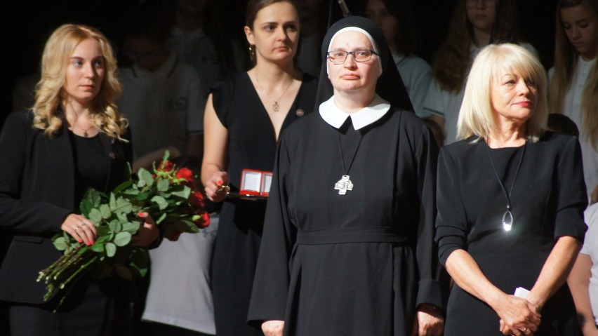 Matka Innocenta Katarzyna Rzadka. (Medal przyznany...