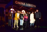 Żnin. WOŚP 2023 zagrała w Łabiszynie. Mieszkańcy wznieśli światełka do nieba [zdjęcia, wideo] 