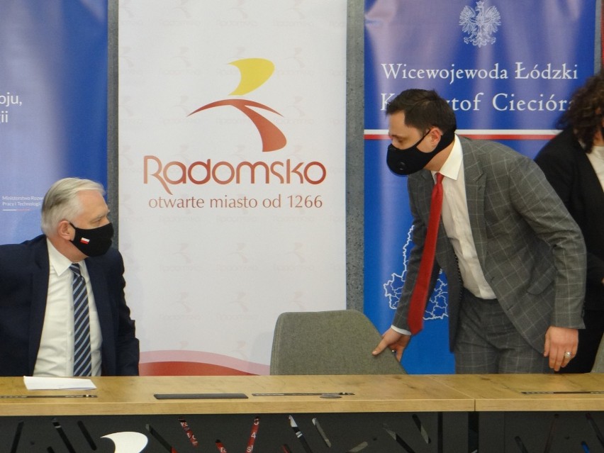 Prezydenci 6 miast z Łódzkiego podpisali w Radomsku umowy z Krajowym Zasobem Nieruchomości [ZDJĘCIA, FILM]