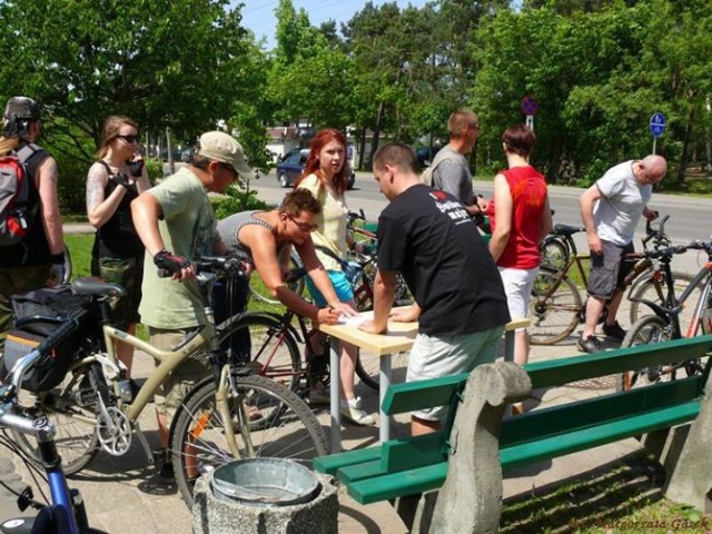 Rowerowa gra miejska w Otwocku. Spotkaj się z Szalonym Kapelusznikiem