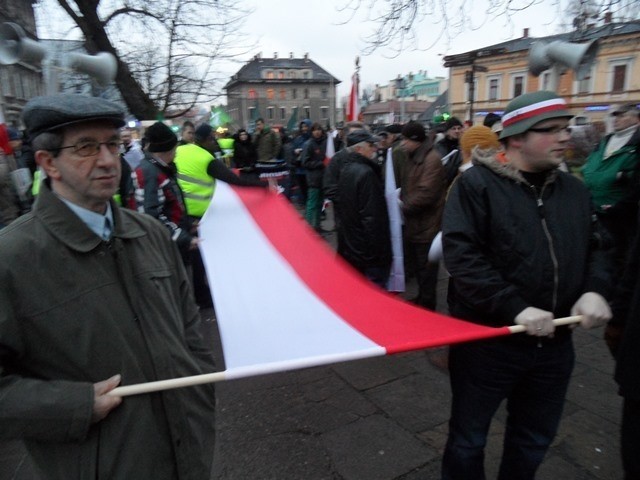 Dzień Pamięci &quot;Żołnierzy Wyklętych&quot;. Przez centrum Bielska-Białej przeszło kilka tysięcy ludzi