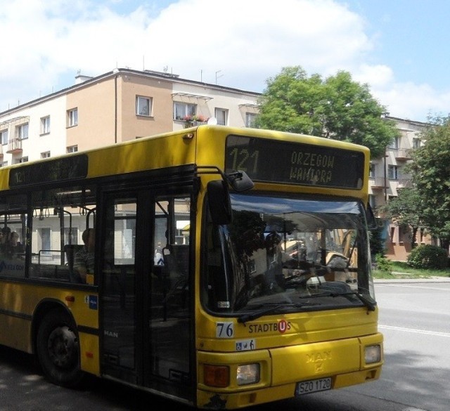 Likwidacja autobusu 215 w Rudzie Śląskiej spotkała się ze sprzeciwem mieszkańców. Nie są zadowoleni z zastępczej linii 212