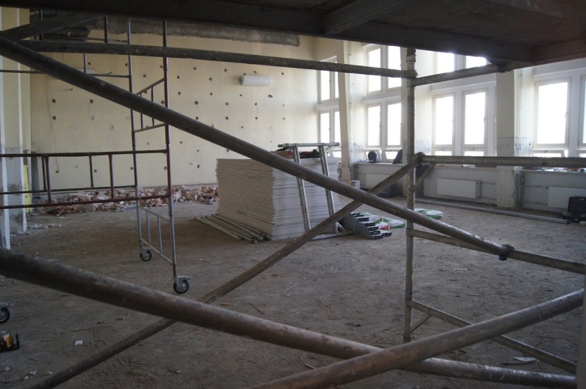 Trwa remont sali obrad w urzędzie miasta w Radomsku 