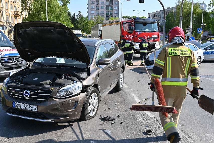 Poranna kraksa w Kielcach. Ważna ulica była całkowicie zablokowana