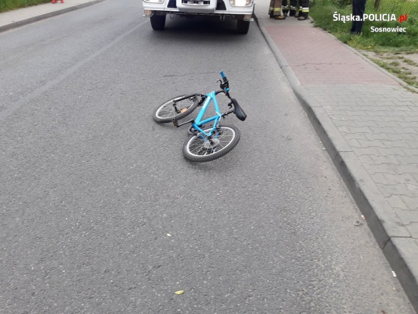 Sosnowiec: 6-latek wjechał rowerem pod samochód. Trafił w ciężkim stanie do szpitala. Straszny wypadek