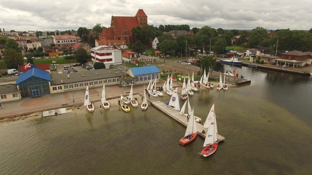 Polskie Stowarzyszenie Klasy Puck zaprasza na Żeglarskie Mistrzostwa Polski Dziennikarzy (2020)