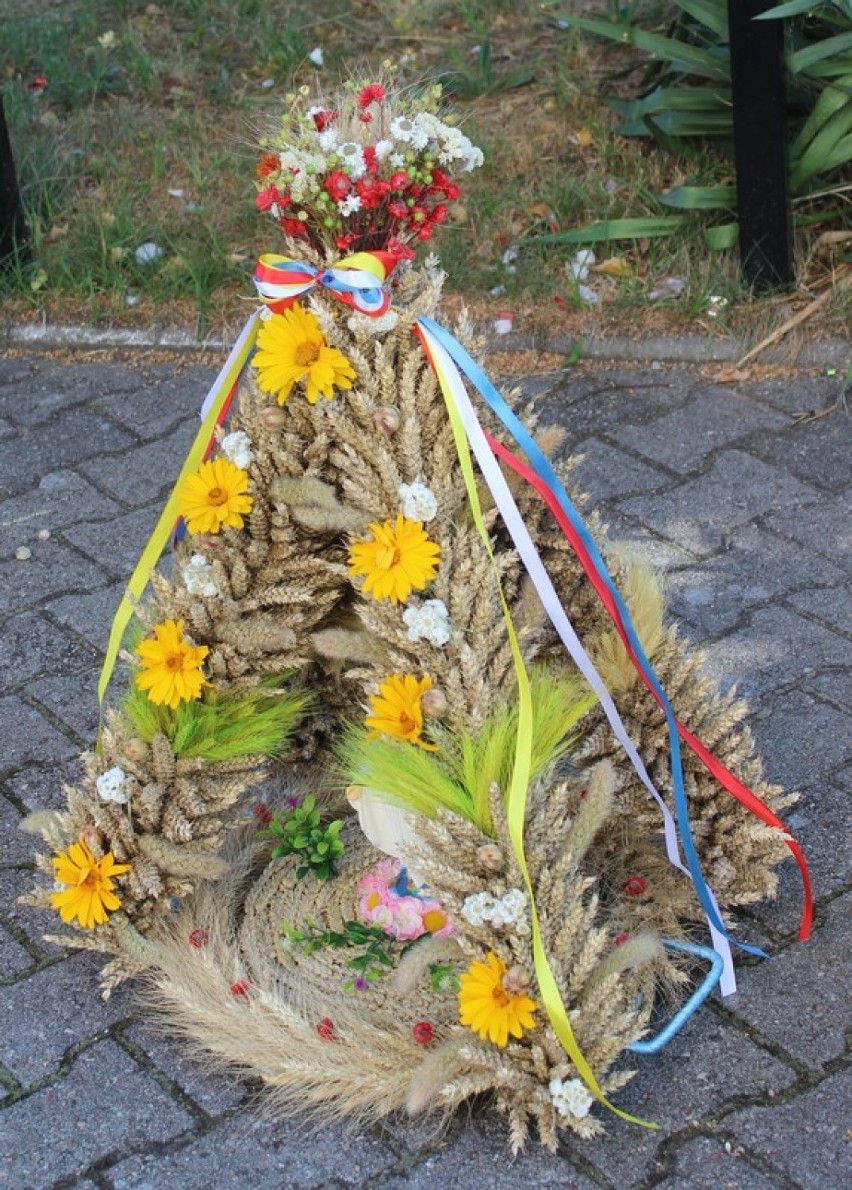 Podziękowanie za zebrane plony. Dożynki parafialne w kościele pw. Najświętszej Maryi Panny Wniebowziętej w Zbąszyniu