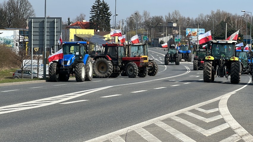 Protest rolników na drogach Częstochowy i powiatu. Są poważne utrudnienia