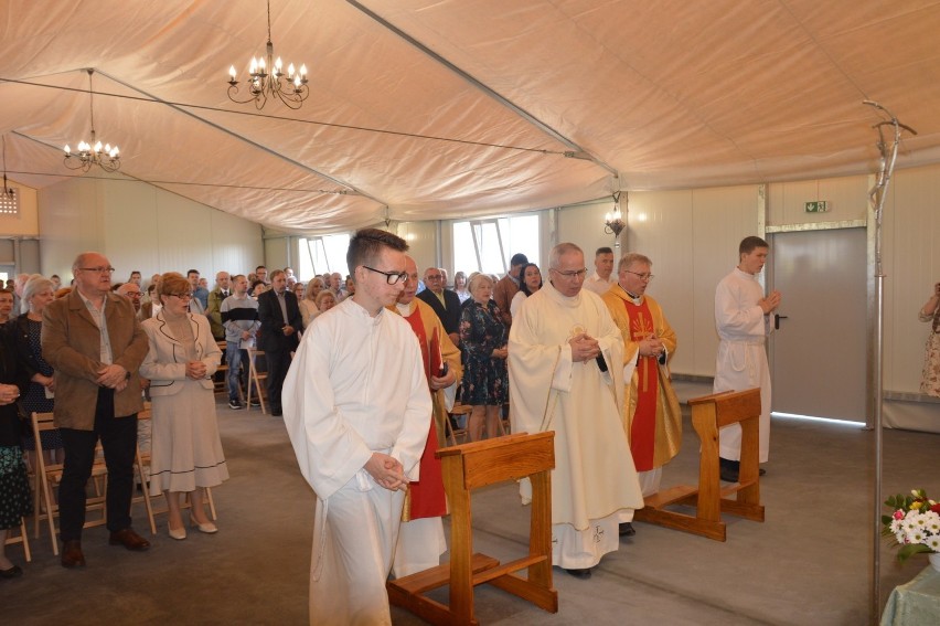 Nowy kościół w Opolu. Pierwsza msza w parafii św. Jana Pawła II 
