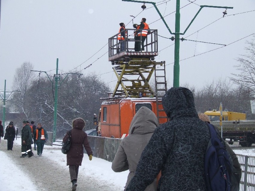 Kórnicką nie jeżdżą tramwaje! Ciężarówka przejeżdżająca...