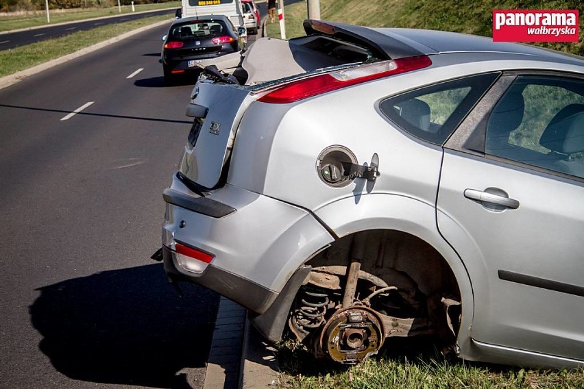 Wypadek na obwodnicy Szczawna-Zdroju [ZDJĘCIA] 