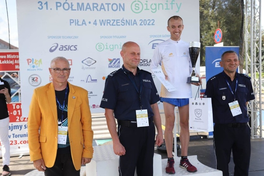 Złotowski policjant na podium 31. Międzynarodowego Półmaratonu Signify w Pile