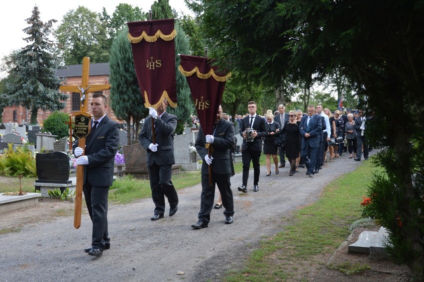 Tłumy mieszkańców, samorządowców na pogrzebie Tomasza Niesłuchowskiego