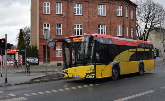 Od 1 marca 2021 r. pasażerów MZK Oświęcim czekają zmiany. Będą nowe linie, zmodyfikowane przebiegi tras, wycofane zostaną niektóre, ale pojawią się nowe i więcej połączeń autobusowych, które pozwolą na wygodne podróżowanie bez przesiadek.
