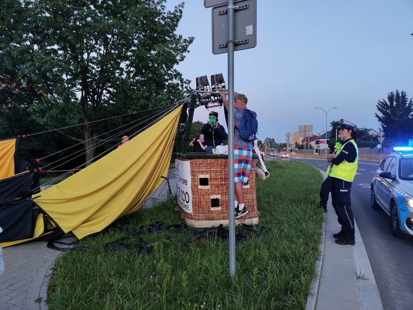 Białostoczek. Awaryjne lądowanie balonu promującego...