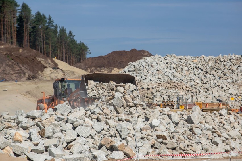 Budowa drogi wodnej łączącej Zalew Wiślany z Zatoką Gdańską. Trwają prace na przekopie Mierzei Wiślanej