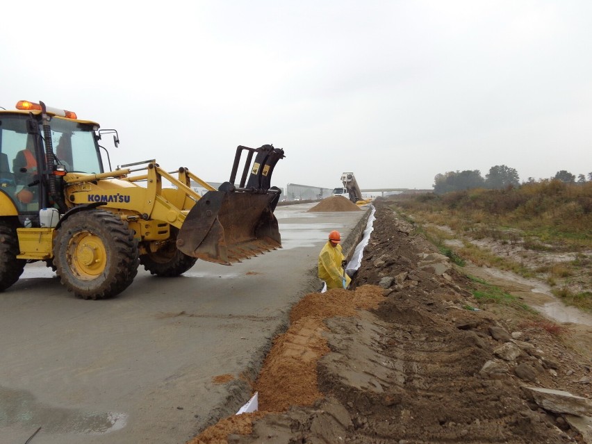 Budowa A1 w Łódzkiem. Znika tymczasowe rondo w Kamieńsku, kierowcy pojadą węzłem