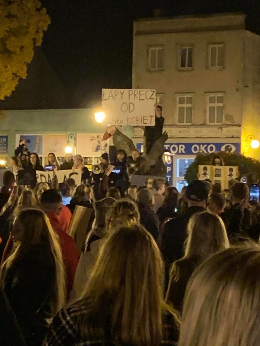 Tuchola. Blisko tysiąc osób przyłączyło się do ogólnopolskiego protestu [zdjęcia]