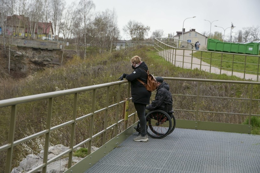 Błogi wypoczynek na kieleckiej Kadzielni. Dzieciaki szaleją w skateparku. Zobacz zdjęcia z soboty, 24 kwietnia