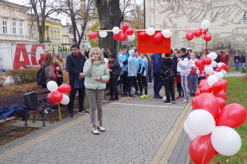 Święto Niepodległości na sportowo w ZSSChiO w Jarosławiu [ZDJĘCIA]